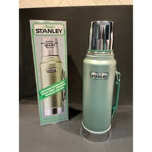 Vintage 1990 USA Made Aladdin Stanley Thermos Green 1 Quart A944DH W/Box.